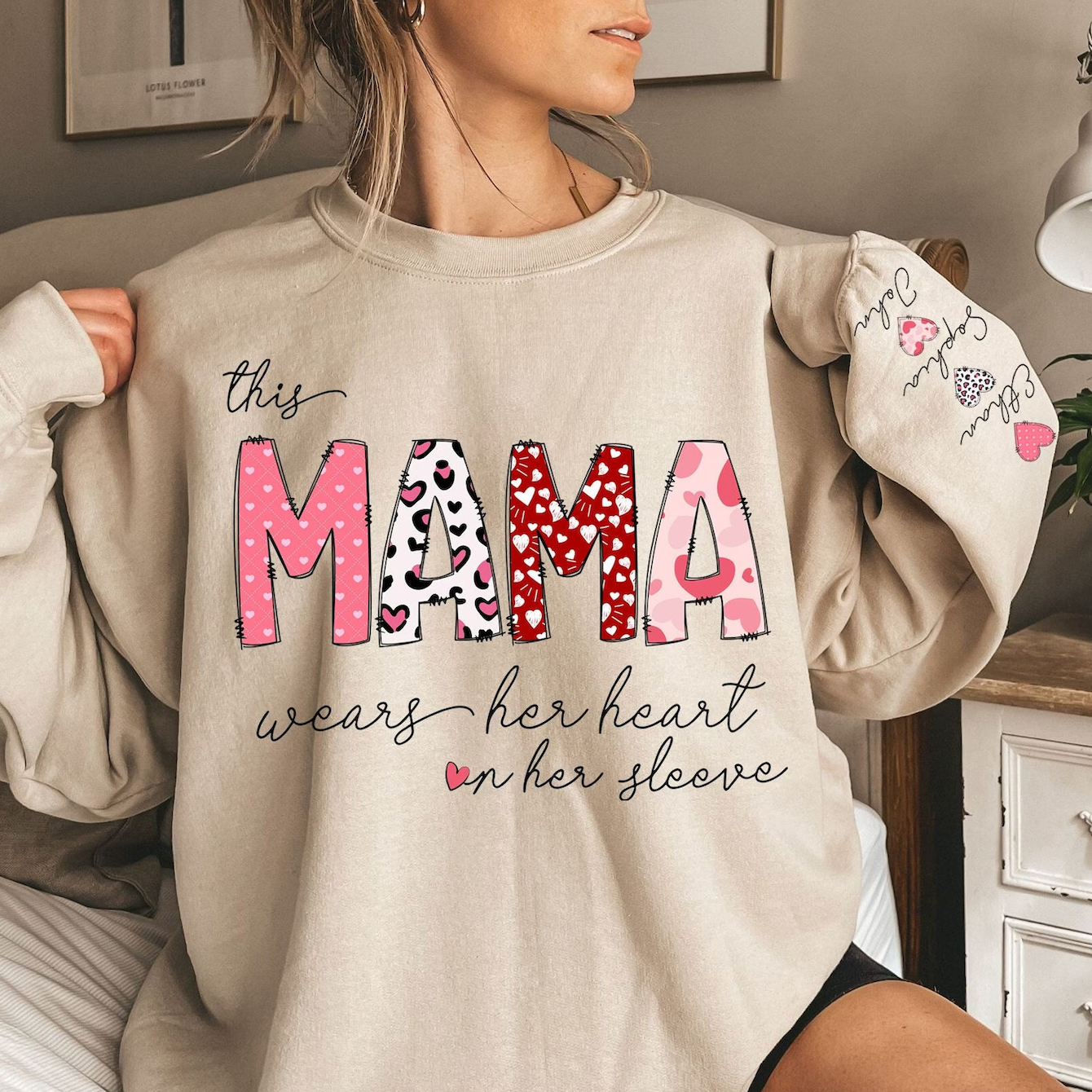 Diese Mama trägt ihr Herz auf der Zunge - Personalisiertes Mama Sweatshirt - Geschenk für Mama &amp; Oma