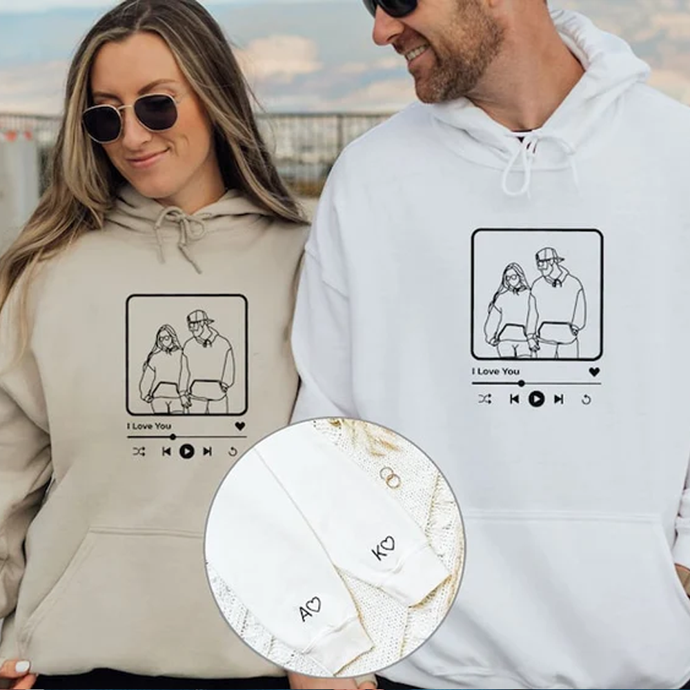 Personalisiertes Paarportrait-Sweatshirt mit Foto und Namen auf dem Ärmel 