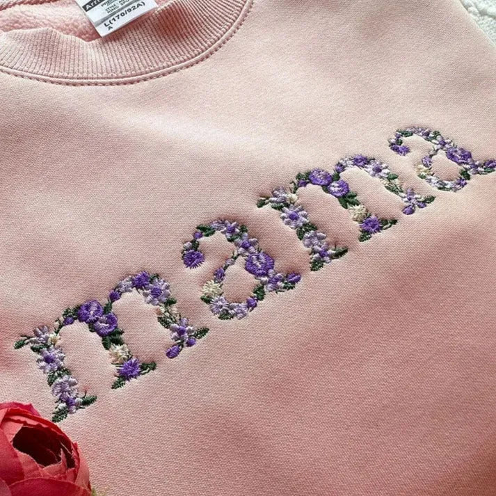 Weihnachts-Sweatshirt mit Blumen-Mama-Stickerei