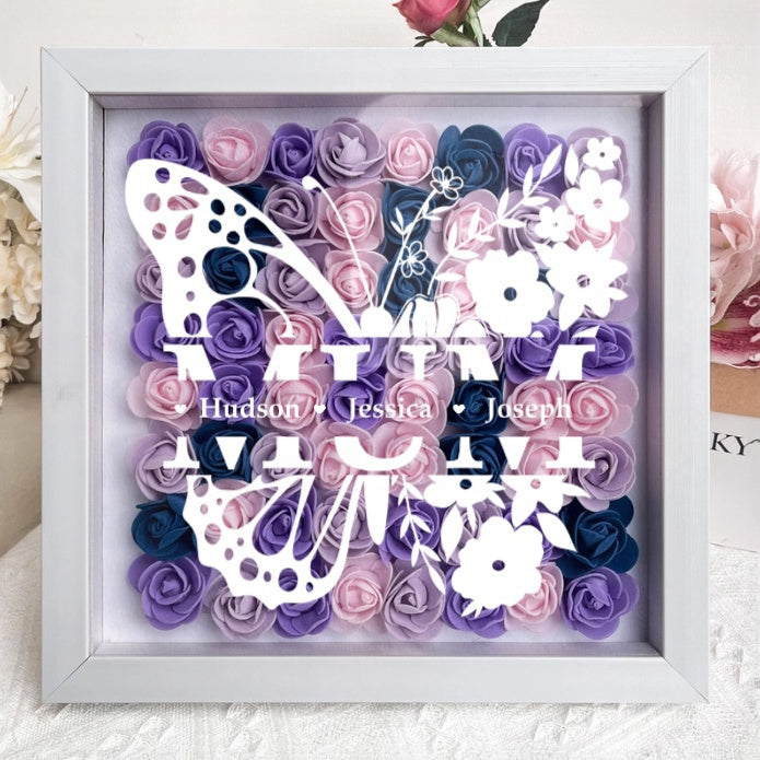 Là où les papillons portent votre amour - Boîte d'ombre florale personnalisée pour maman avec les noms de famille