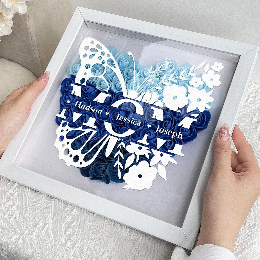 Là où les papillons portent votre amour - Boîte d'ombre florale personnalisée pour maman avec les noms de famille