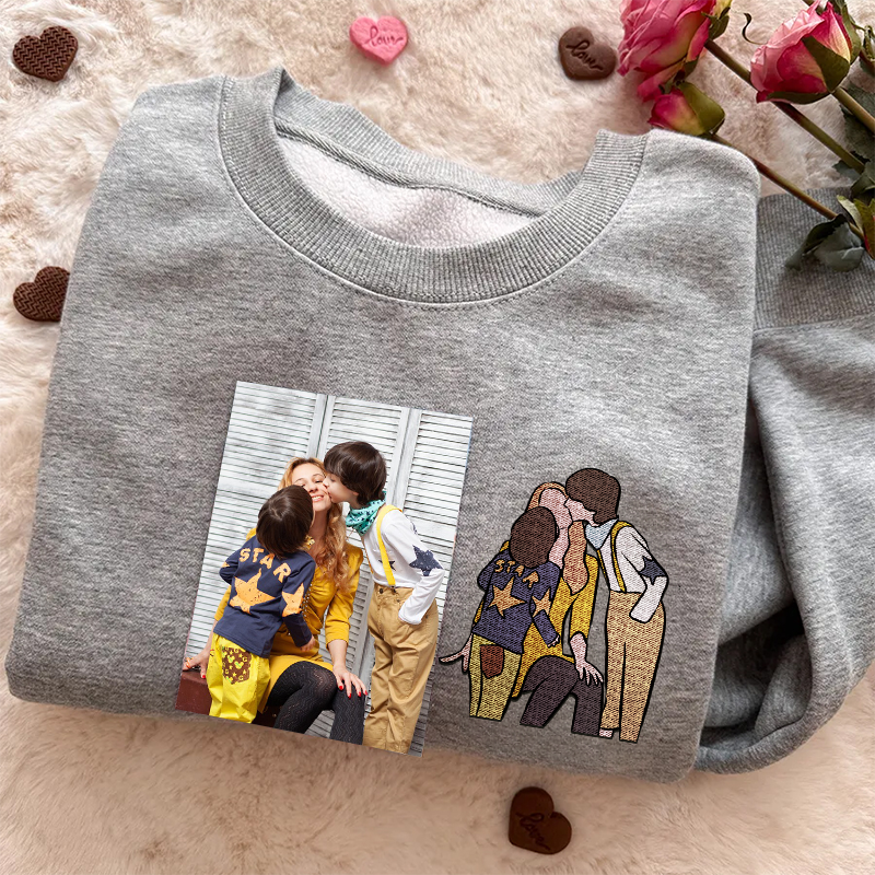 Individuell besticktes Portrait-Sweatshirt von Photo For Mom