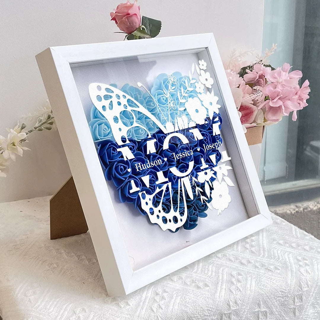 Là où les papillons portent votre amour - Boîte d'ombre florale personnalisée pour maman avec les noms de famille