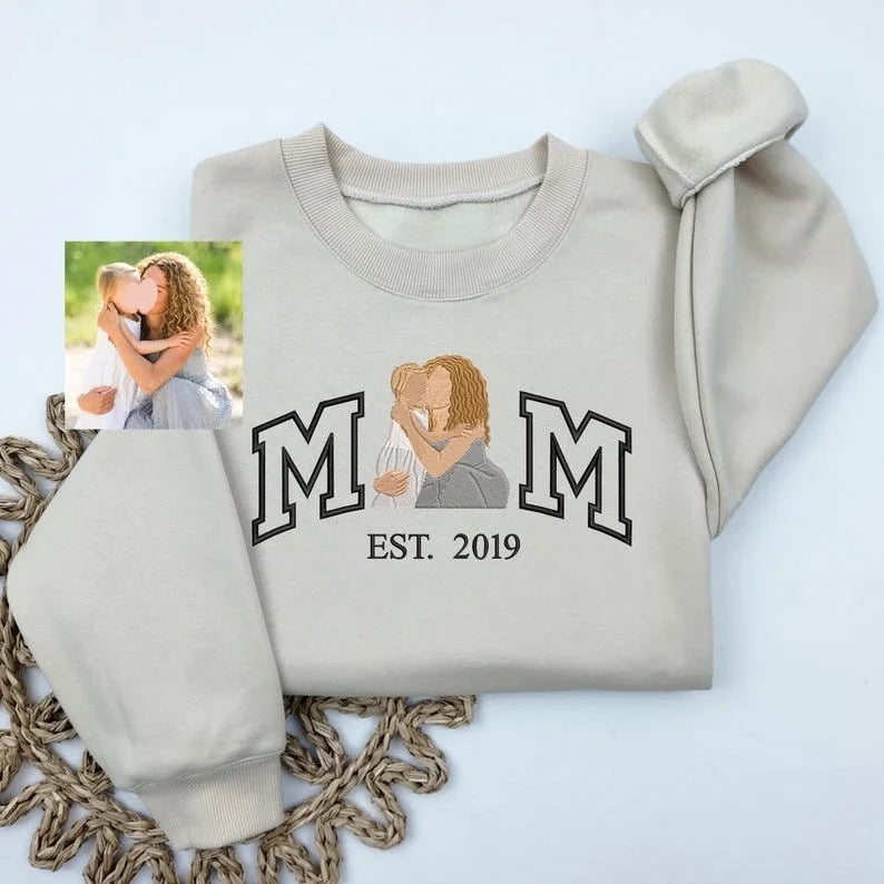 Sweatshirt à portrait photo brodé personnalisé - Sweatshirt personnalisé pour maman - Cadeau pour maman