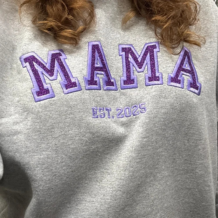 Sweat-shirt Mama brodé personnalisé avec les noms des enfants sur la manche
