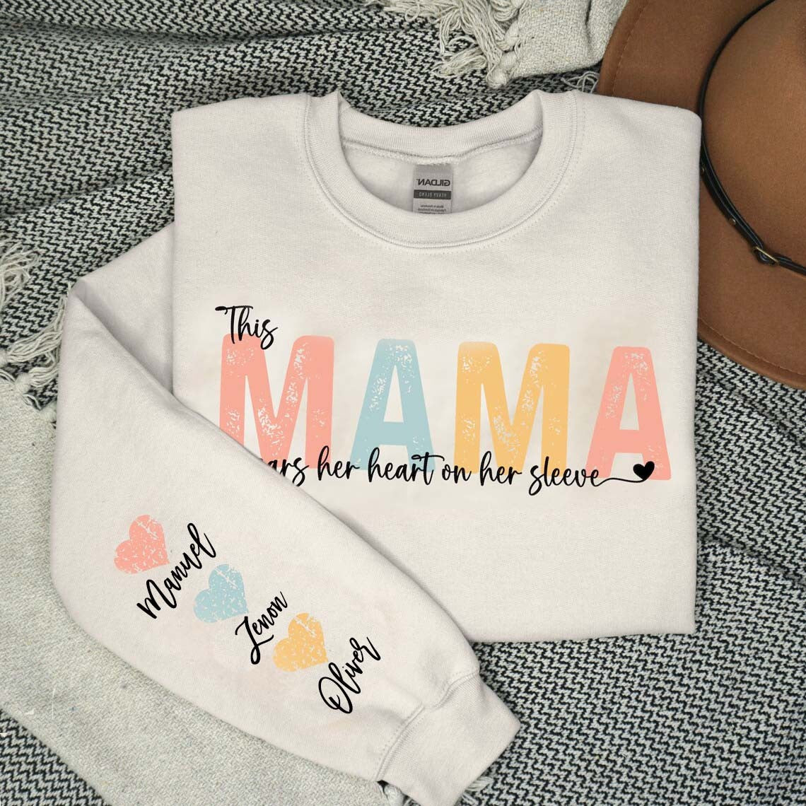 Diese Mama trägt ihr Herz auf der Zunge - Personalisiertes Mama Sweatshirt - Geschenk für Mama &amp; Oma