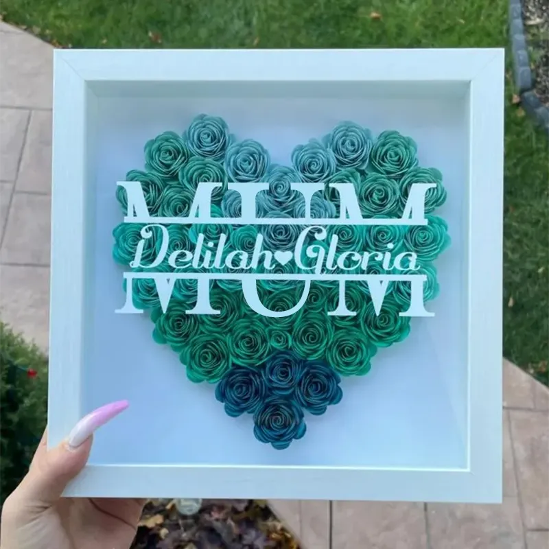 Scatola Ombra a Forma di Cuore con Fiori Personalizzati per la Mamma, Scatola Ombra con Rose e Nomi - Regalo per Mamma e Nonna