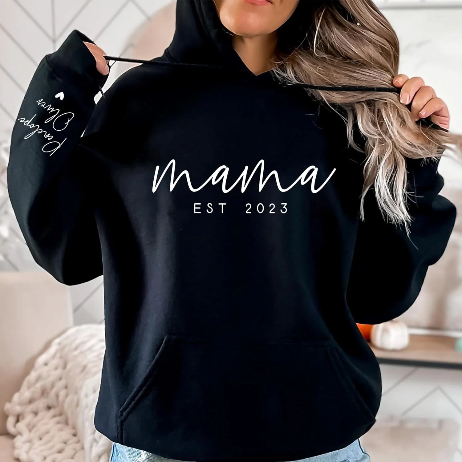 Minimalistisches Mama Sweatshirt mit Datum und Kindernamen