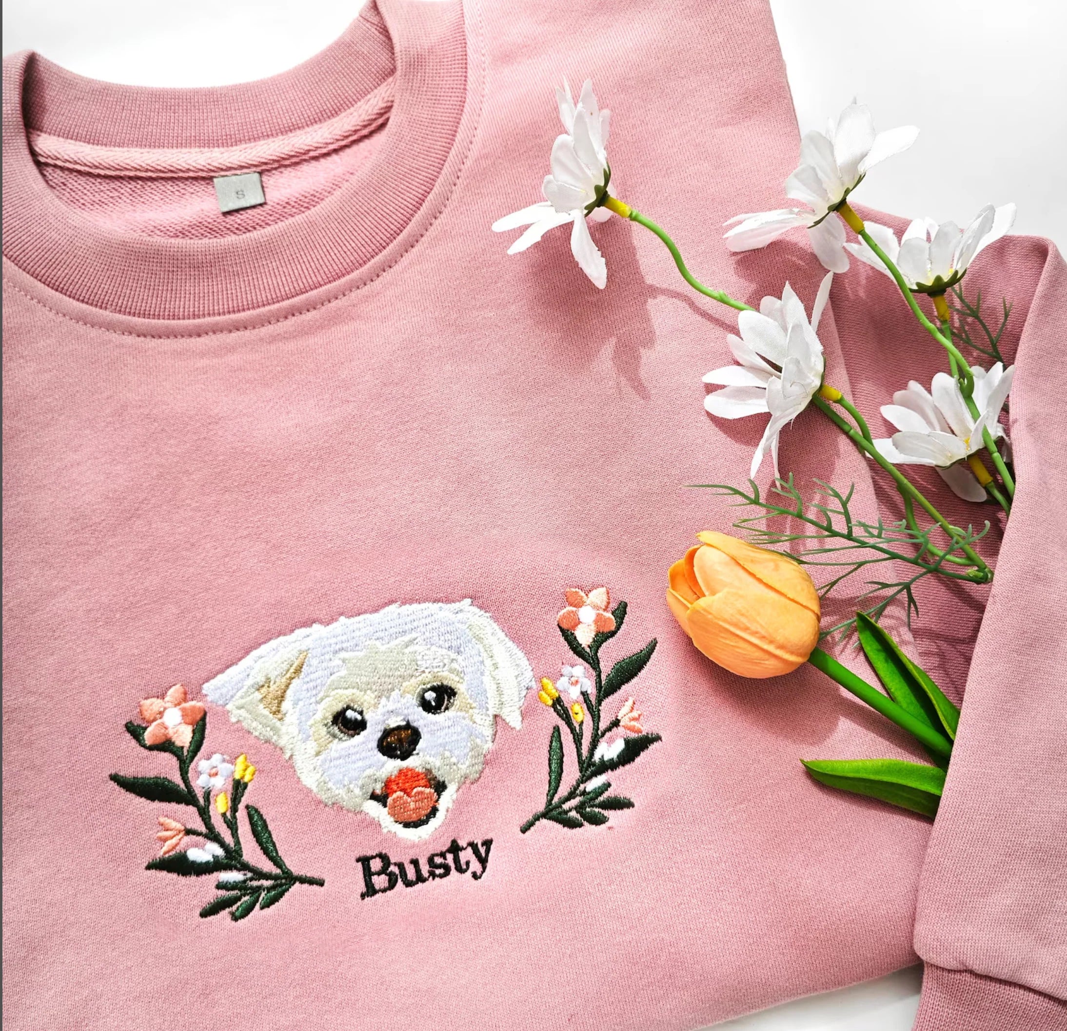 Sweat à capuche/sweat-shirt brodé personnalisé avec portrait d'animal de compagnie et fleur