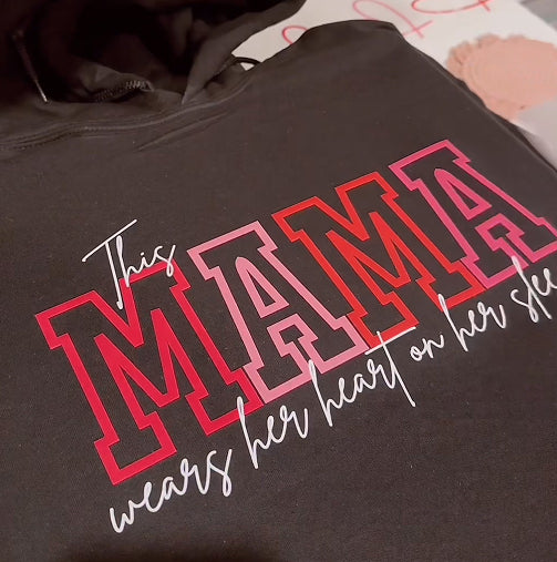 Personalisiertes Sweatshirt mit Herz am Ärmel - Personalisiertes Familien-Sweatshirt - Geschenk für Mama und Oma