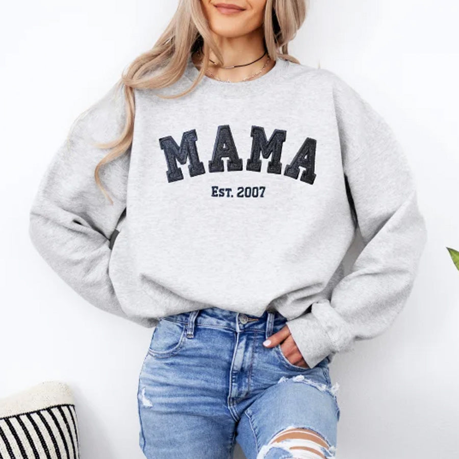 Sweat-shirt Mama brodé personnalisé avec les noms des enfants sur la manche