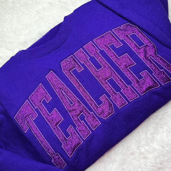 Personalisiertes, besticktes MAMA-Sweatshirt aus Glitzer-Vinyl mit Design am Ärmel – Geschenk für Mama