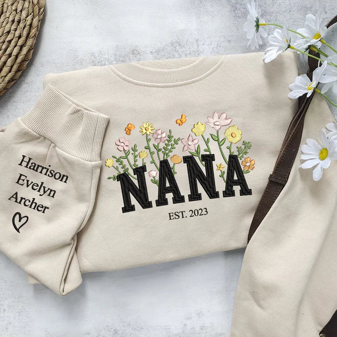 Sweatshirt Nana aux Fleurs Sauvages Brodées avec Petits-Enfants