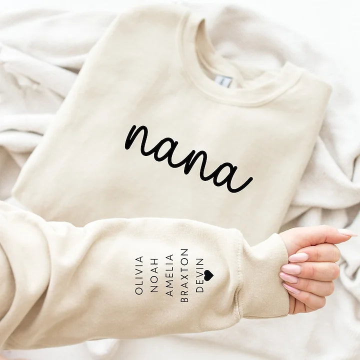 Sweatshirt brodé Nana avec le nom de l'enfant sur la manche Sweatshirt personnalisé Cadeau pour maman grand-mère