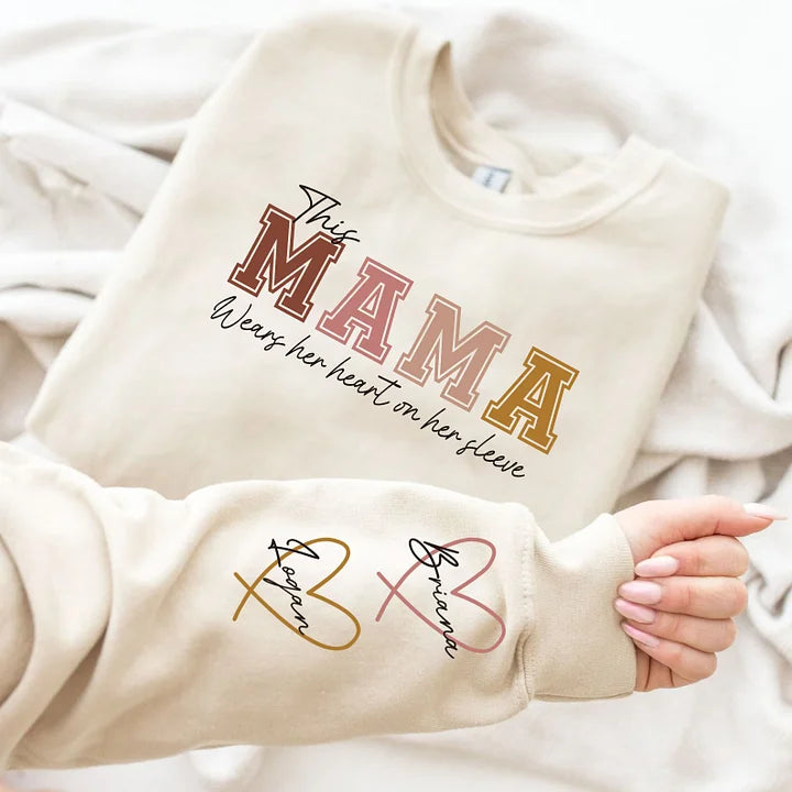 Sudadera Custom Wear Heart On Sleeve - Sudadera Personalizada para la Familia - Regalo para Mamá y Abuela