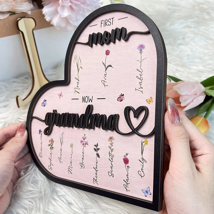 First Mom Now Great Grandma – Personalisiertes zweilagiges Holzschild mit Ständer für die Familie – Einweihungsgeschenk für Mama, Oma