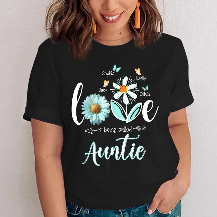 Camiseta "Love is Being Called Auntie", camiseta personalizada con nombres de niños, regalos para mamá y para el Día de la Madre - regalo personalizado