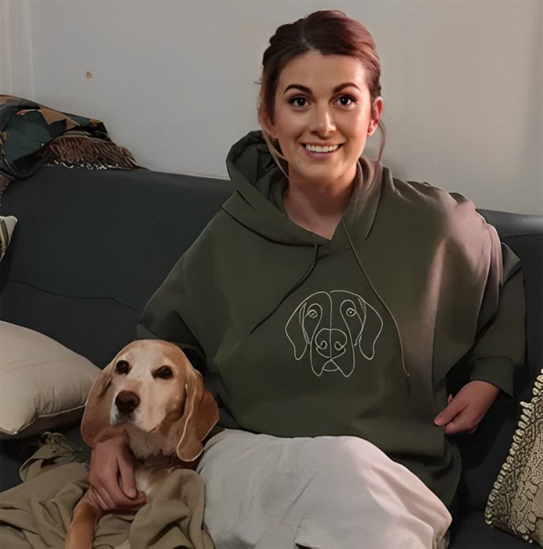 Sweat-shirt et sweat à capuche à col rond avec dessin linéaire brodé personnalisé
