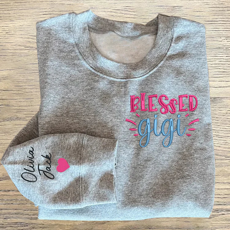 Sweatshirt personnalisé brodé Blessed Gigi Valentine - Cadeau pour maman grand-mère