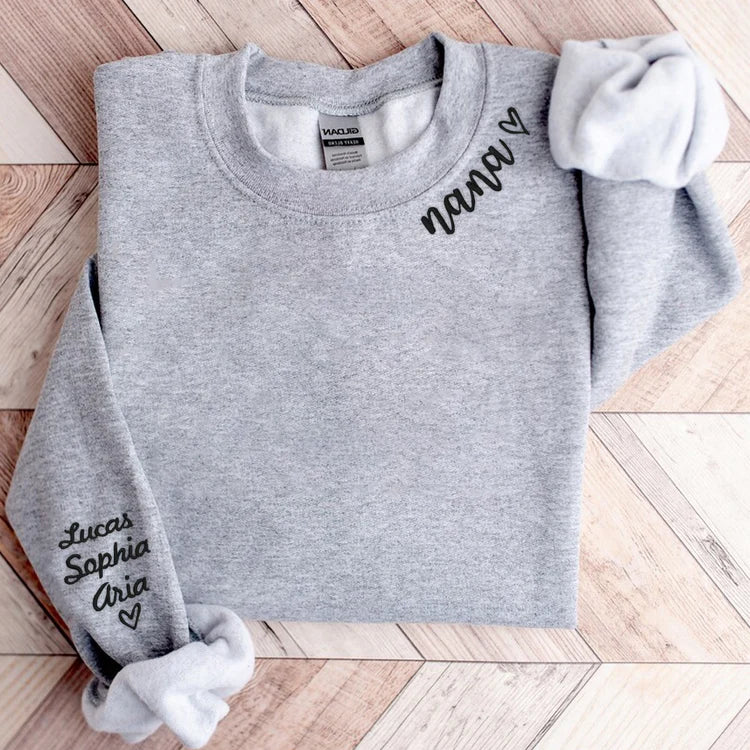 Sweatshirt mit Rundhalsausschnitt und Kindernamen auf dem Ärmel, Geschenk für Mama, Papa, Nana, Mimi, Oma