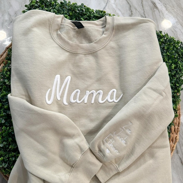 Sweat-shirt brodé Gigi Mama avec noms d'enfants sur la manche Sweat-shirt pour maman papa enfant grand-mère grand-père