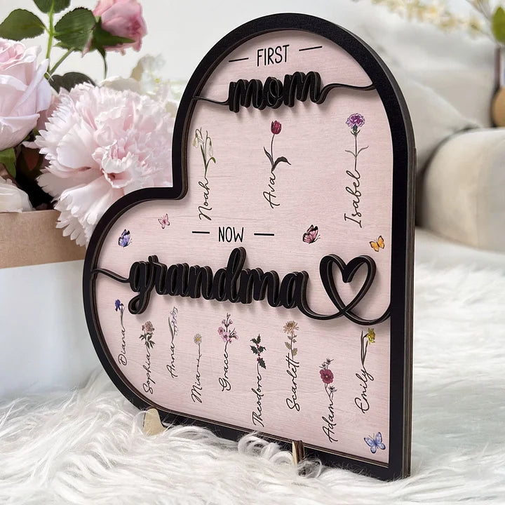 First Mom Now Great Grandma – Personalisiertes zweilagiges Holzschild mit Ständer für die Familie – Einweihungsgeschenk für Mama, Oma