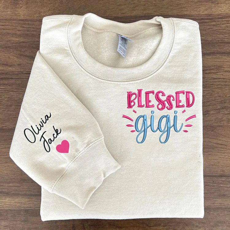 Sweatshirt personnalisé brodé Blessed Gigi Valentine - Cadeau pour maman grand-mère
