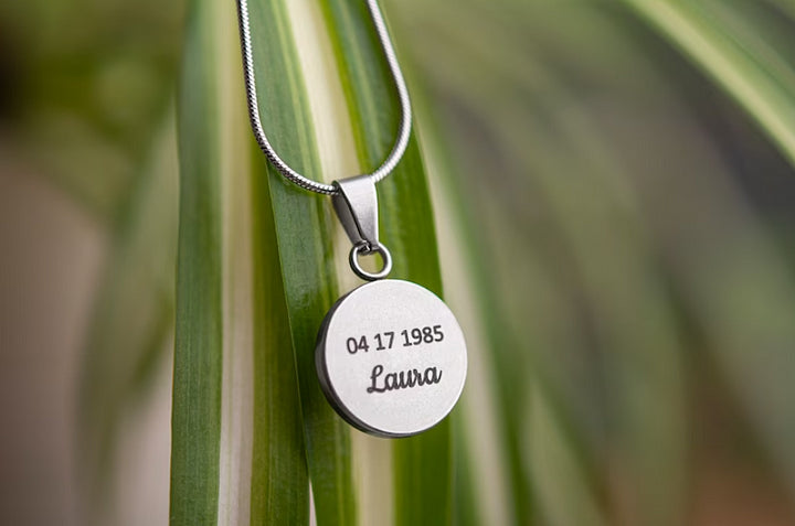 Collar con Fase Lunar Personalizada Grabada en la Parte Posterior - Para Regalo de Recuerdo para la Familia