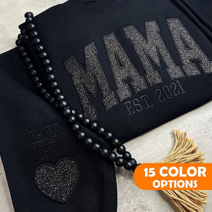 Personalisiertes, besticktes MAMA-Sweatshirt aus Glitzer-Vinyl mit Design am Ärmel – Geschenk für Mama