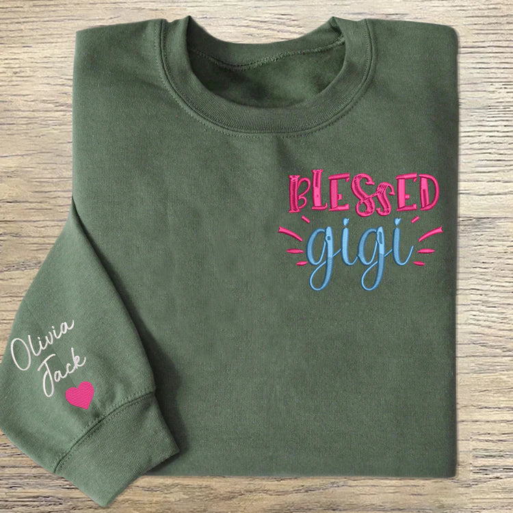 Sweatshirt personnalisé brodé Blessed Gigi Valentine - Cadeau pour maman grand-mère