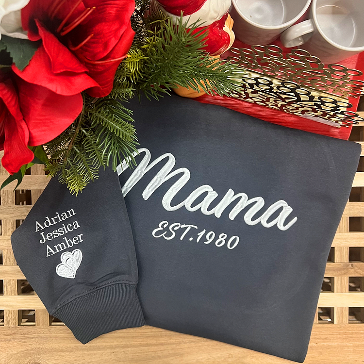 Sweat-shirt Mama brodé personnalisé avec noms sur la manche