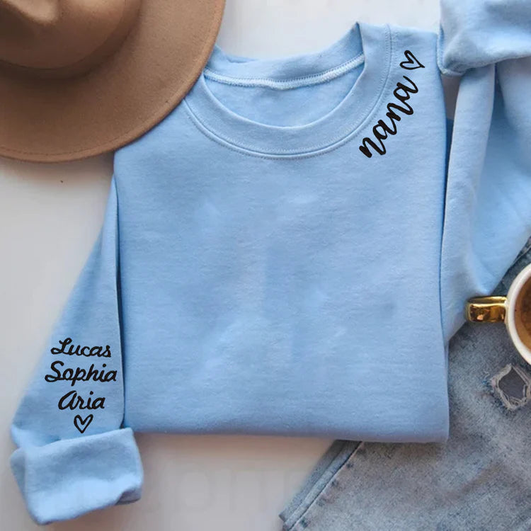 Sweat-shirt à col rond brodé "Mom Dad Nana Mimi Grandma Gift" avec les noms des enfants sur la manche