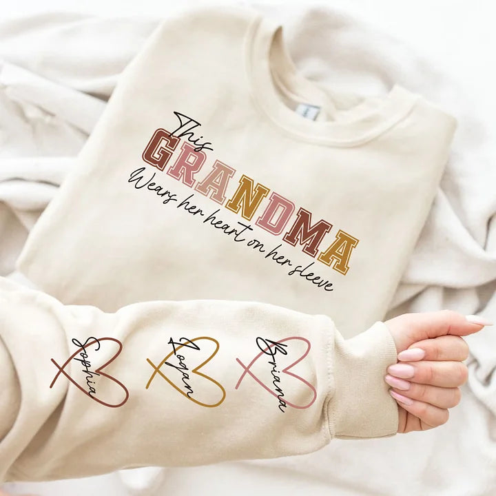 Personalisiertes Sweatshirt mit Herz am Ärmel - Personalisiertes Familien-Sweatshirt - Geschenk für Mama und Oma