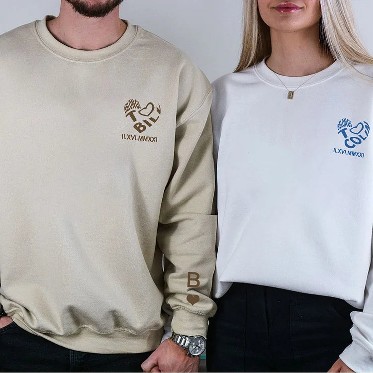 Gehört zum Namen, Personalisiertes Herz-Design, Paar Unisex Sweatshirt, Urlaubsgeschenk, Geburtstagsgeschenk, Jubiläumsgeschenk