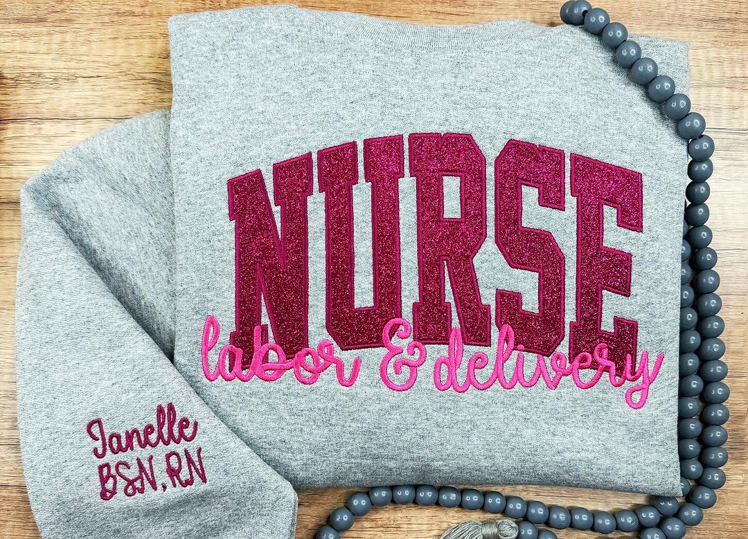 Sweatshirt pailleté scripté NURSE