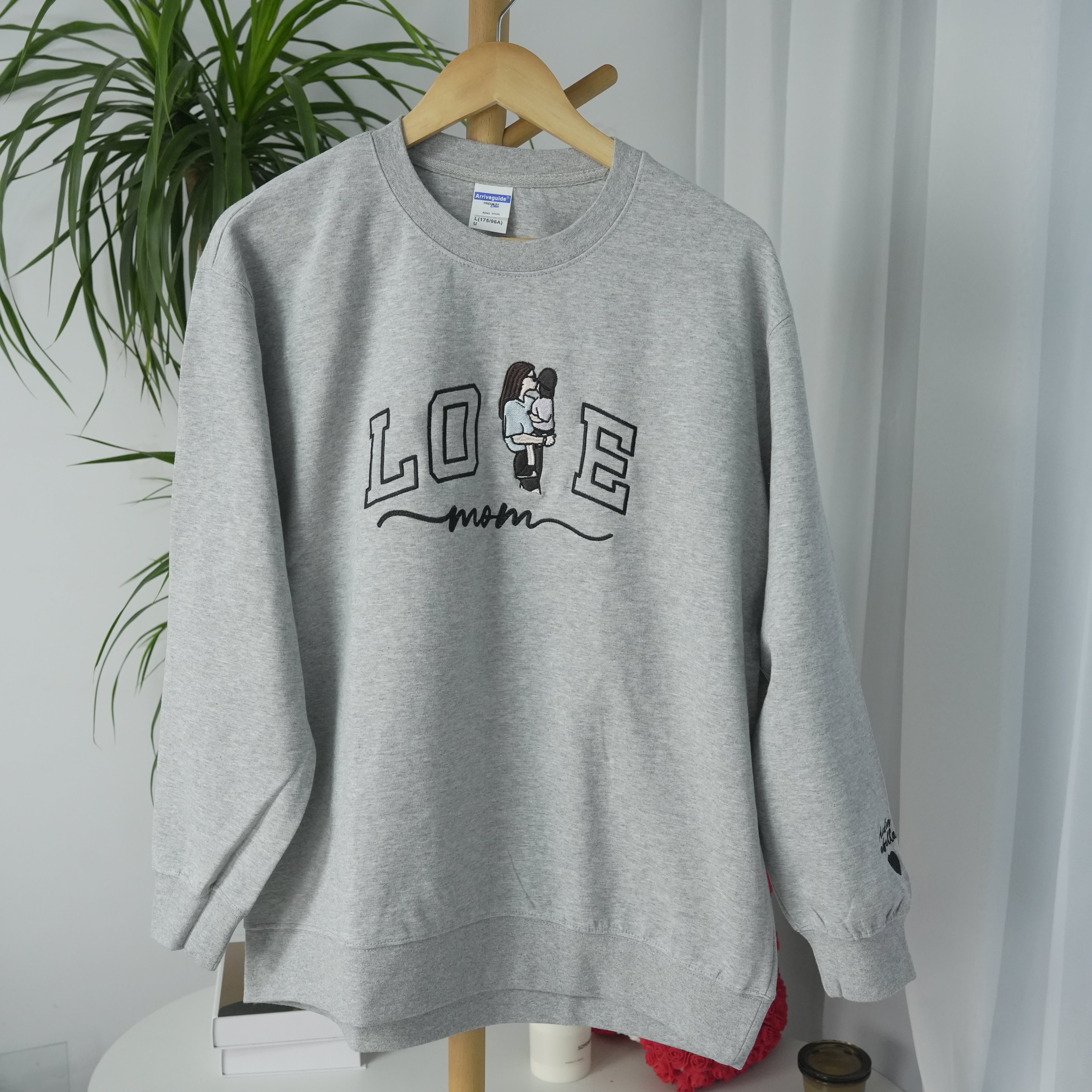 Benutzerdefiniertes besticktes Fotoportrait für Mama Love Sweatshirt