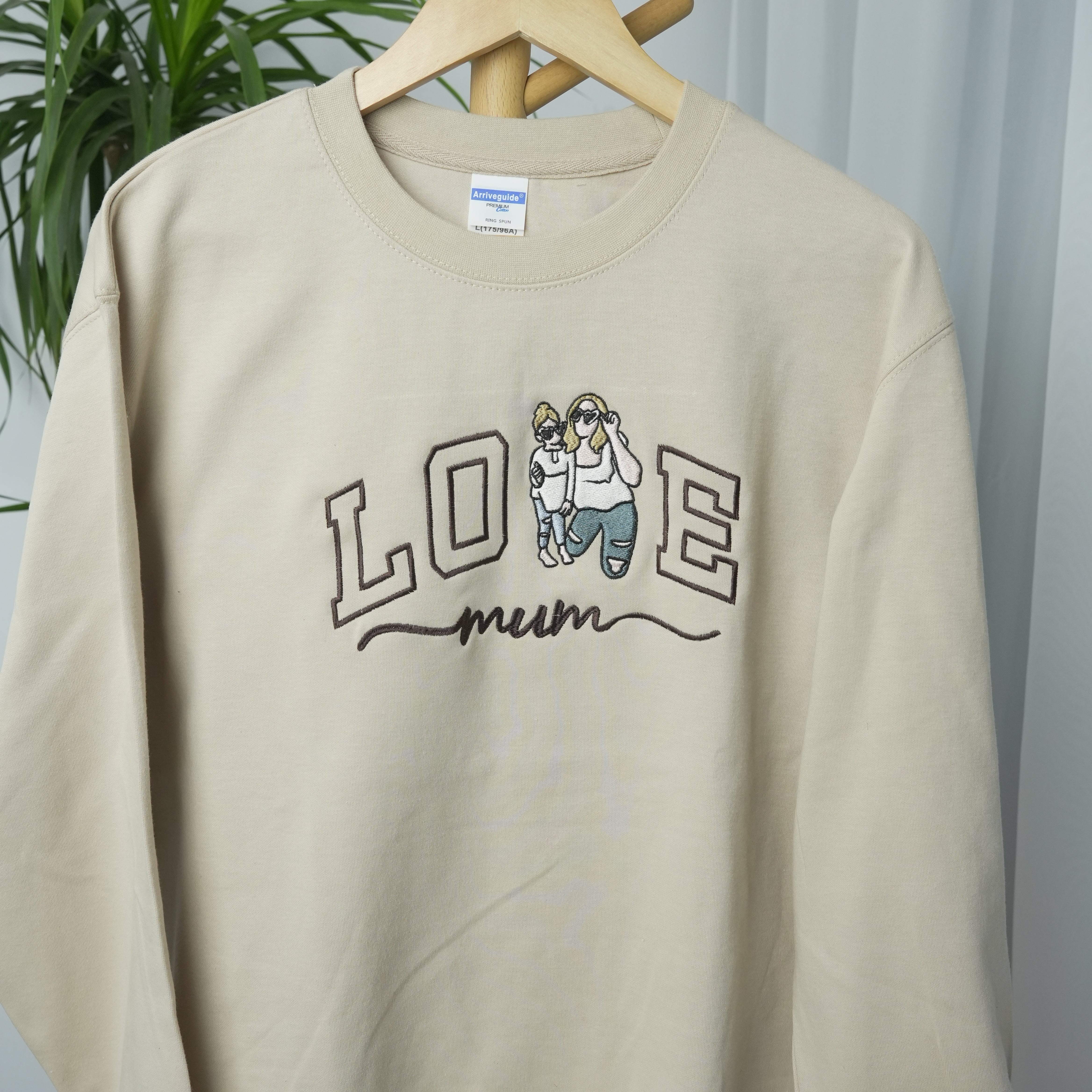 Benutzerdefiniertes besticktes Fotoportrait für Mama Love Sweatshirt