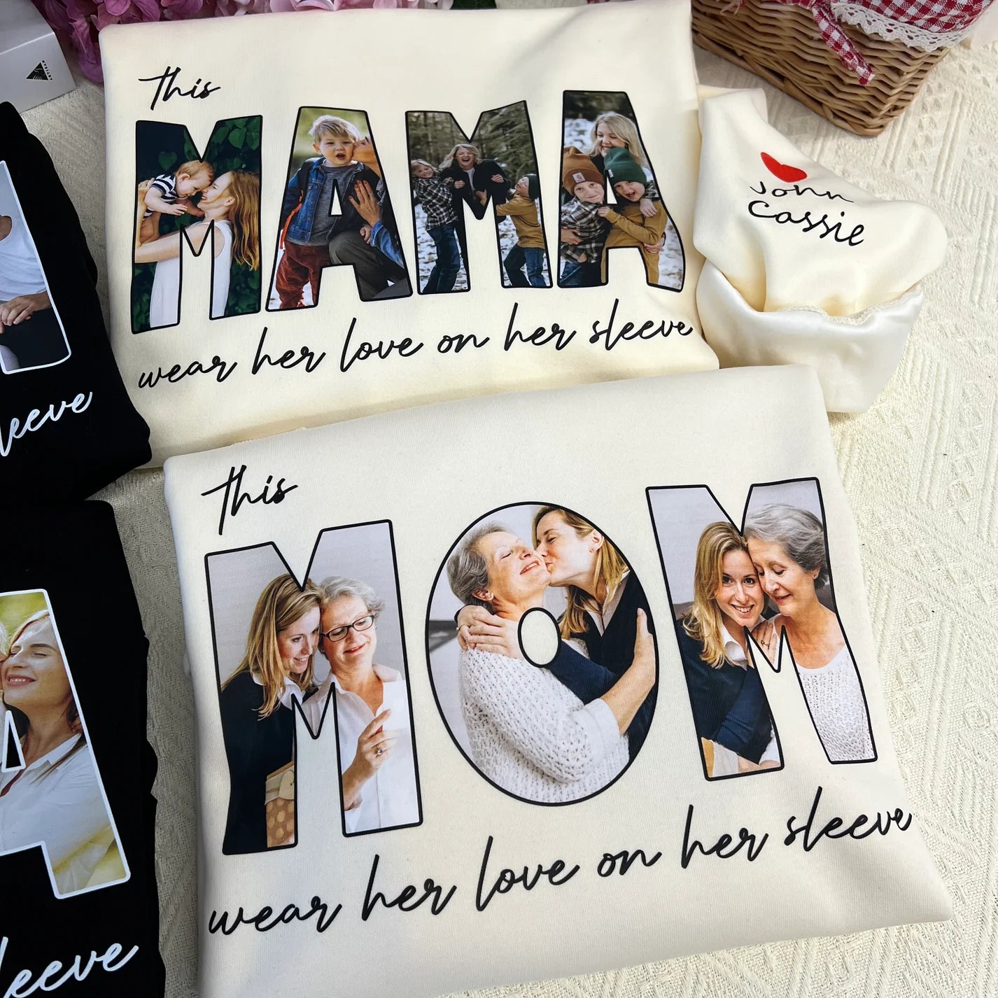 Felpa con foto personalizzata "This MAMA wears her love on her sleeve" - Regalo per la mamma