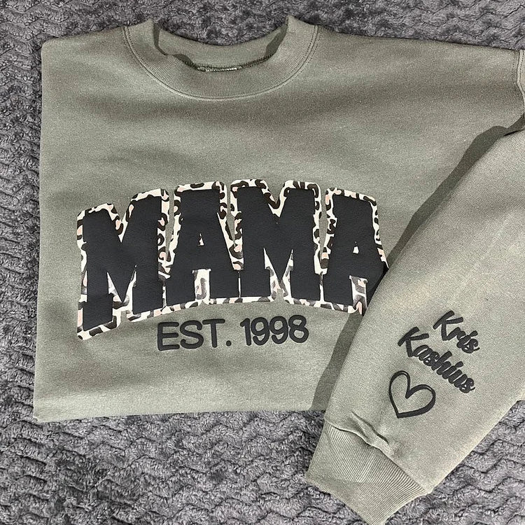 Sweatshirt/hoodie personnalisé Mama Leopard Puff Print avec le nom de l'enfant sur la manche