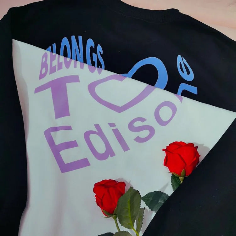 Gehört zum Namen, Personalisiertes Herz-Design, Paar Unisex Sweatshirt, Urlaubsgeschenk, Geburtstagsgeschenk, Jubiläumsgeschenk