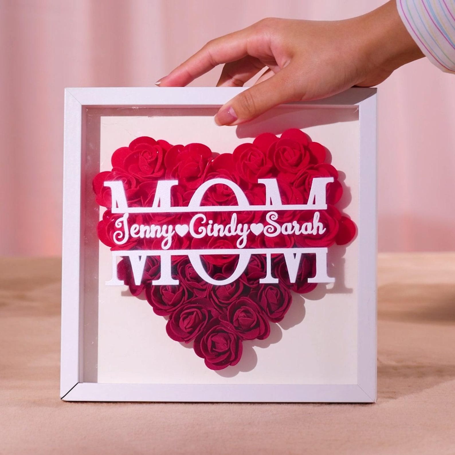 Scatola Ombra a Forma di Cuore con Fiori Personalizzati per la Mamma, Scatola Ombra con Rose e Nomi - Regalo per Mamma e Nonna