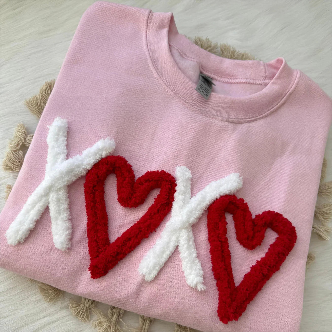 Sudadera de Chenille XOXO Yarn para el Día de San Valentín