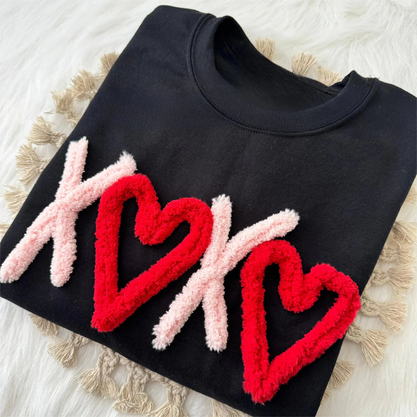 Sudadera de Chenille XOXO Yarn para el Día de San Valentín