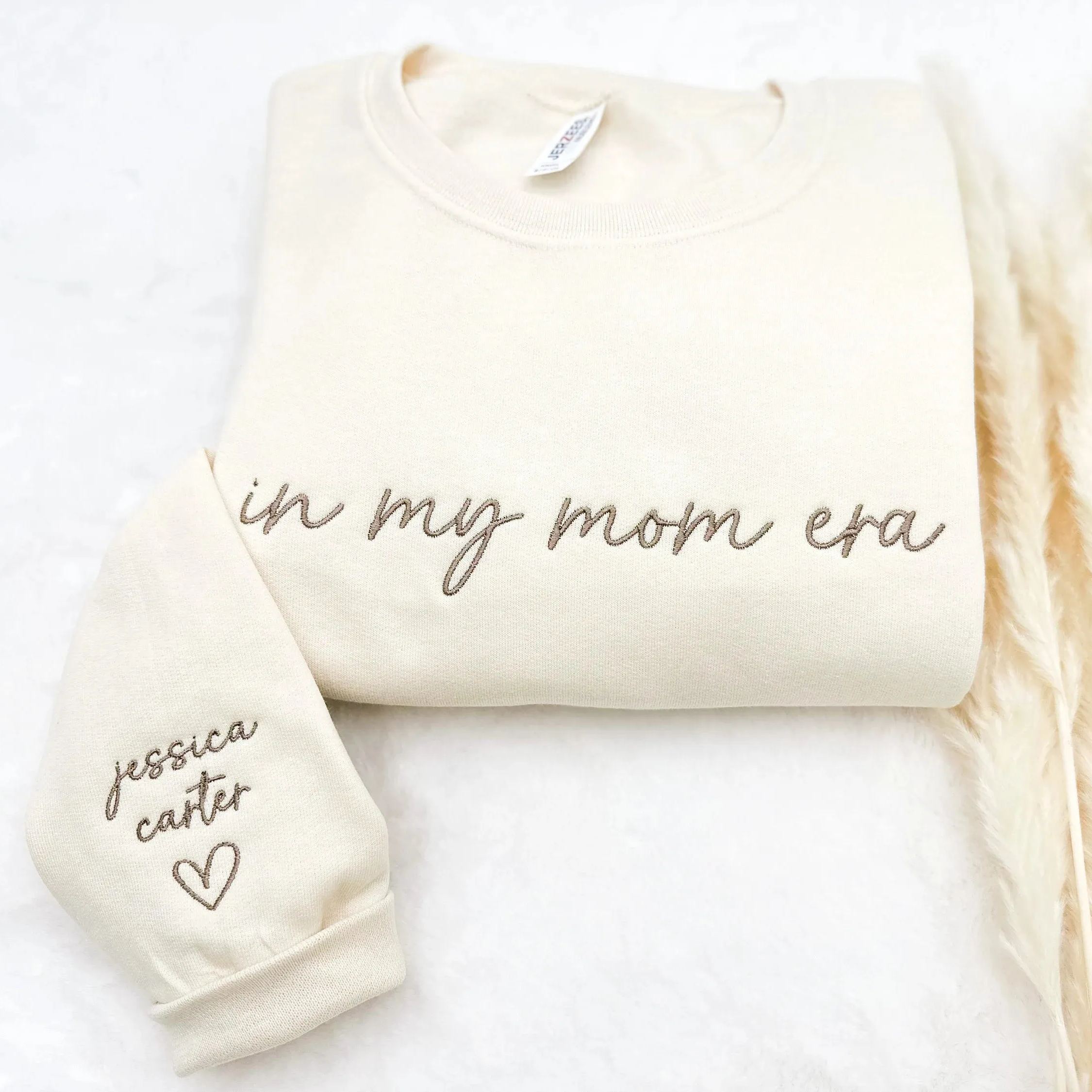 Sweatshirt personnalisé brodé à l'époque de ma mère