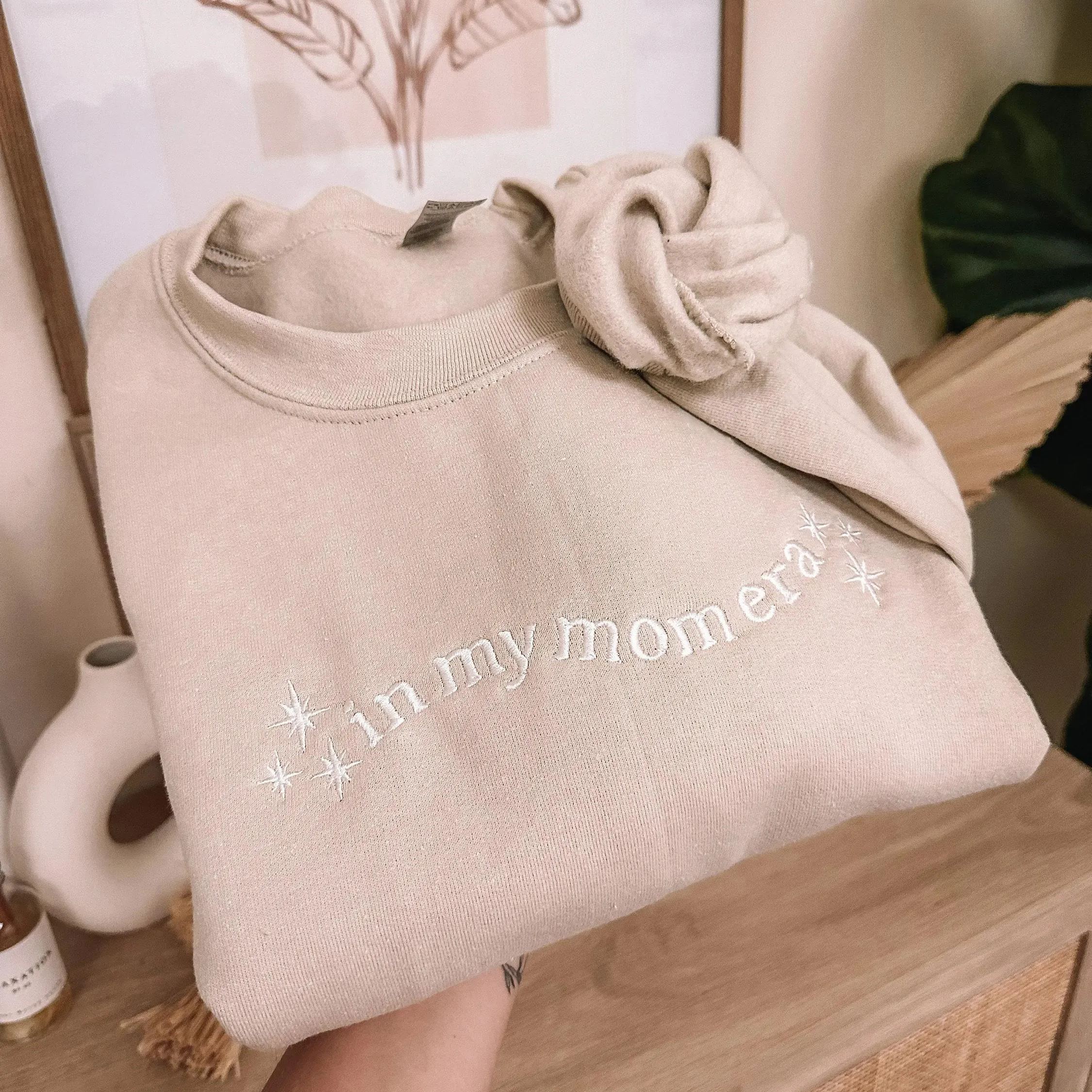 Sweatshirt personnalisé brodé à l'époque de ma mère