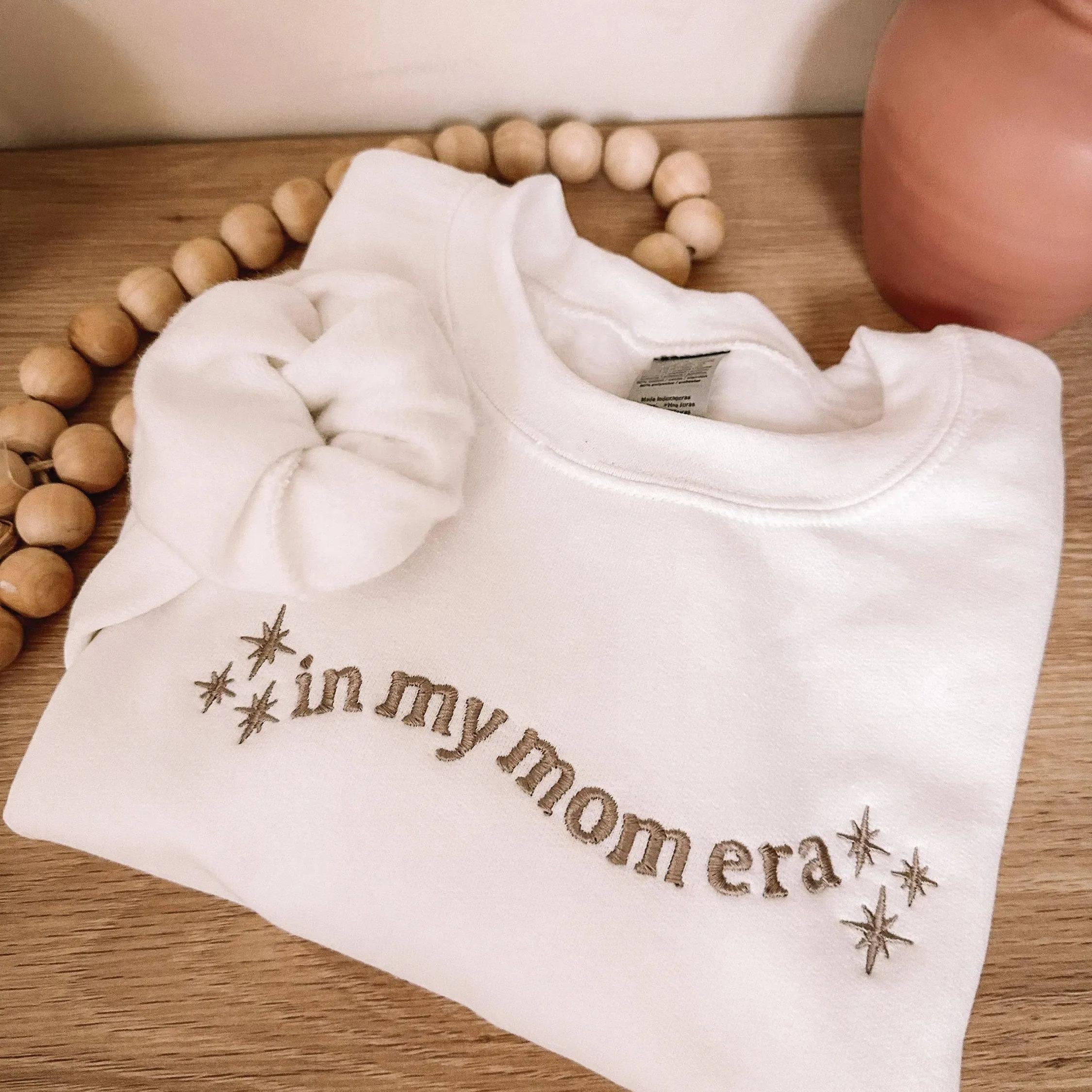 Sweatshirt personnalisé brodé à l'époque de ma mère
